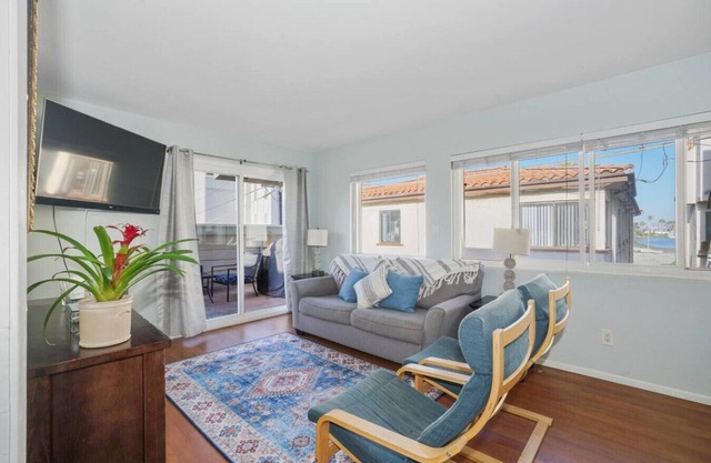 2bed 2bath Steps to the Sand in Mission Beach and