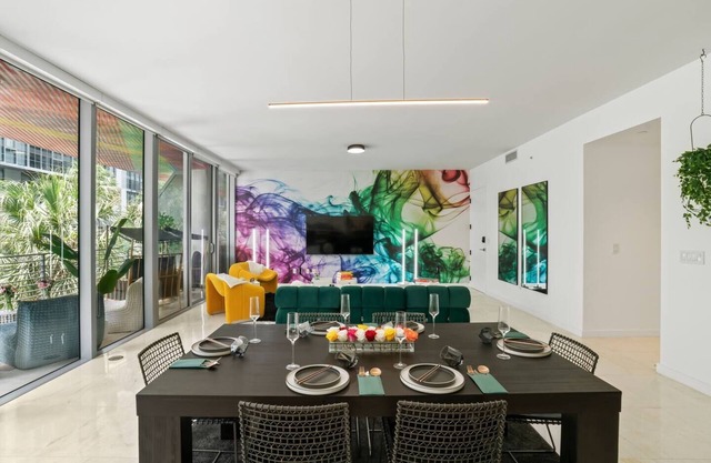 2BR/2BA | 1400 SF | Balcony | Parking | Rooftop