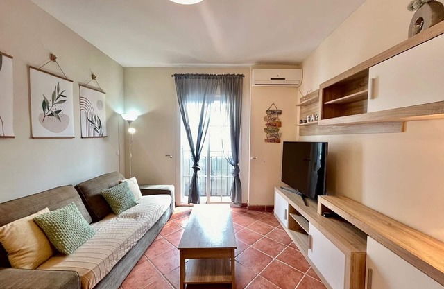 2BR/5Pax/Central Location/Everything on door step/WiFi