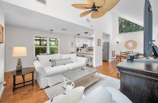 2BR Destin Home, 0.2 Mi to Beach, Near Shops & Dining