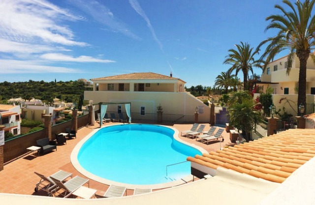 2BR Duplex Townhouse w/Pool by LovelyStay