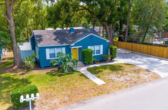 2BR Orlando Getaway Pets OK + Fast Wi-Fi