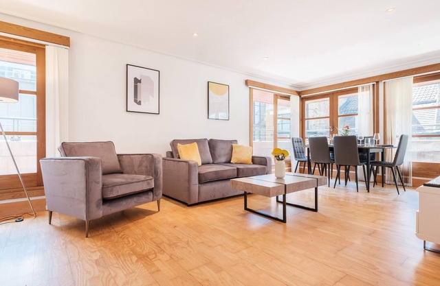 2BR Penthouse with Terrace in the Heart of Holborn