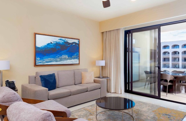 ✩ 2BR Suite ✩ 1776ft² ✩ Private Terrace ✩ Near Cancun Airport ✩