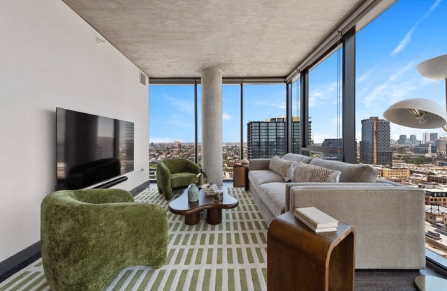 2BR w/Stunning Views and Resort-Style Amenities