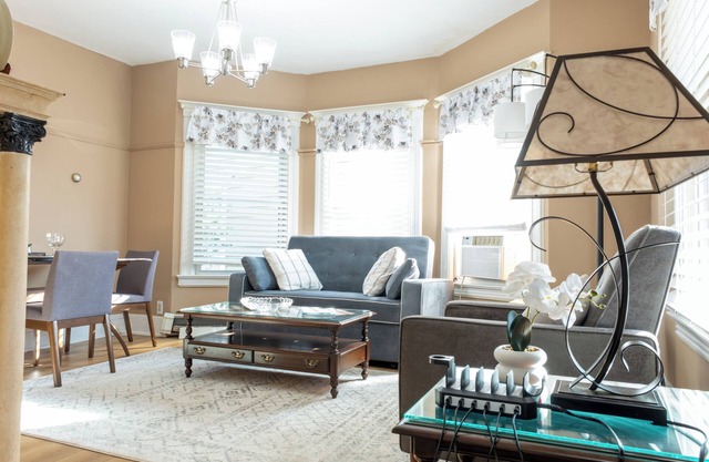 2BR Washer/Dryer High Speed Wi-Fi, perfect for extended stays