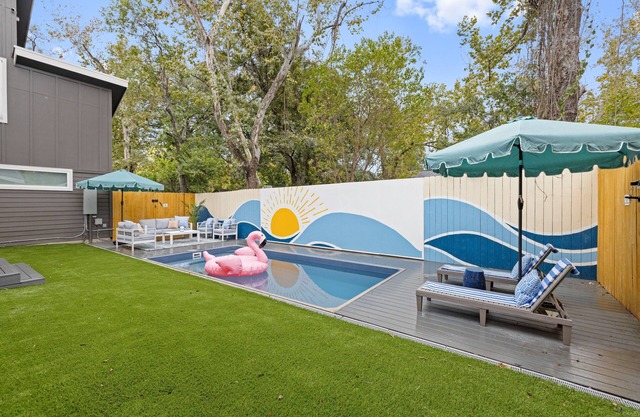 2Home 9BR - 2 Heated Pools, Fire Pit + Epic Murals