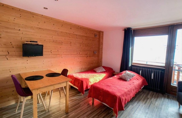 2nd floor, balcony, tv, ski locker, 24m², Tignes