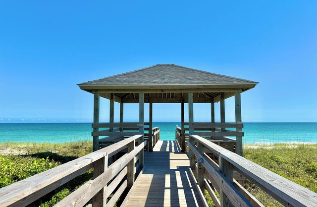 🏖2nd Floor Studio Oceanfront Complex 🏄Private Access to Secluded Beach🦀Pool