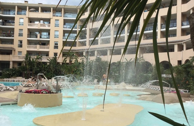 2P 4 PERS. 50 M FROM THE BEACH + PARKING LOT + TERRACE + SWIMMING POOL + WIFI