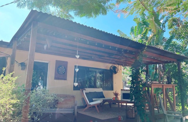 3/1 Outdoor retreat in East Boca Raton. Walk to Brightline, Mizner & beach.