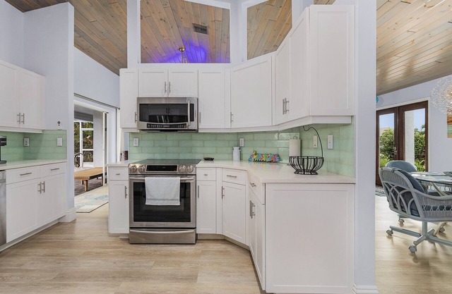 3/2 Pool Home on the Water in Bokeelia!
