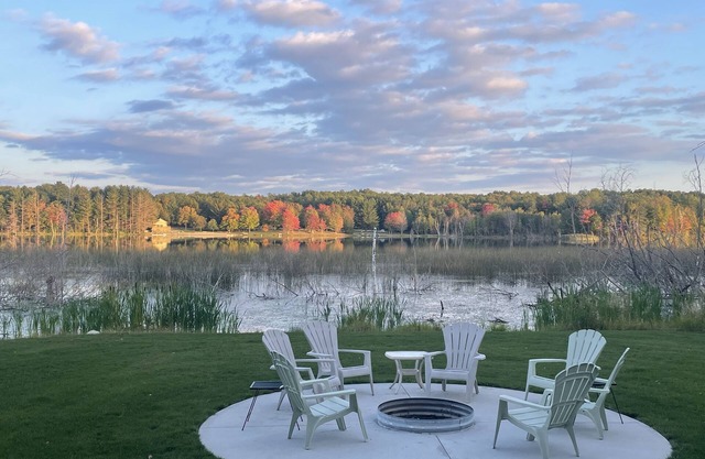 3 Bdrm Home on Lake Harold in Lakes of the North. Centrally located to up North