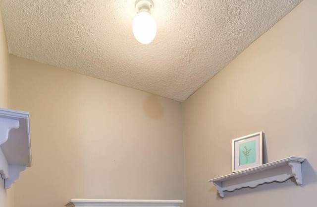 3 Bdrm Townhouse with Parking