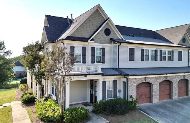 3 Bed/2 Bath Townhome on Oxford Country Club, w/i 3 miles of the Square & Grove