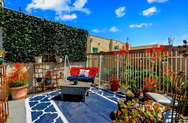 3 bed 3 full bath 5 min to SOFI w Lrg backyard, BBQ & FREE PARKING