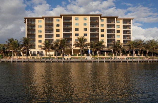 3 bed luxury resort on Marco Island 6th Floor Sleeps 8