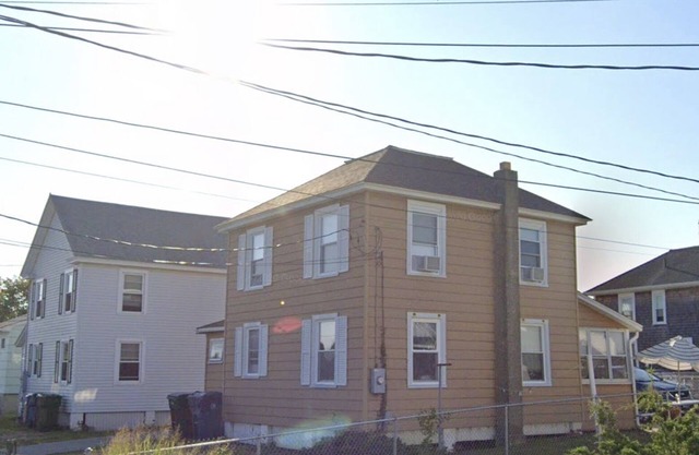 3 Bedroom 1.5 Bath Beach Cottage