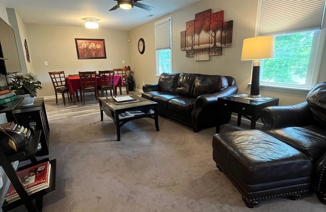 3 Bedroom, 2 Bath Apartment Near Colonial Williamsburg & Busch Gardens