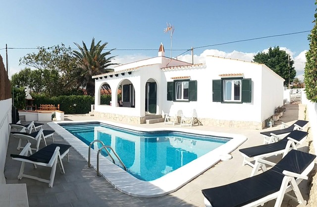 3 Bedroom, 2 Bathroom, Pool, Wi-Fi, Spacious Villa in Cala En Porter Quiet Area