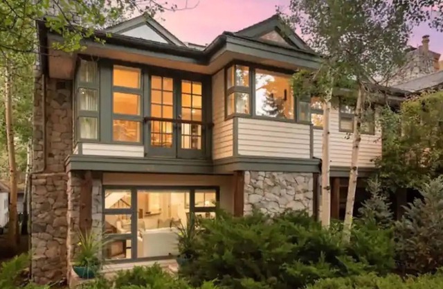 3 BEDROOM 3 BATH, ASPEN CORE POOL & HOT TUB!