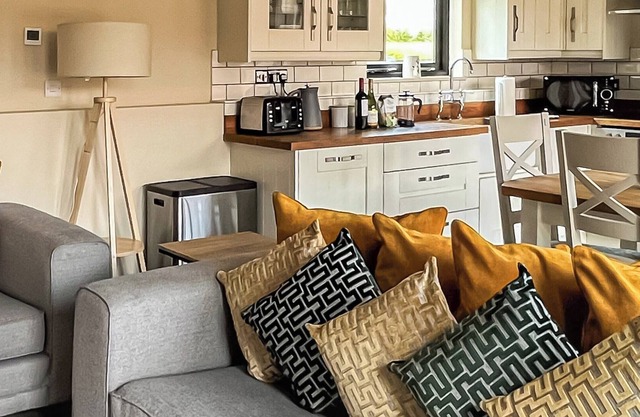 3 bedroom accommodation in Heveningham, near Halesworth