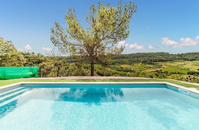 3 bedroom accommodation in Pierrerue