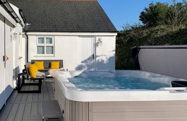 3 bedroom accommodation in Tynlon, near Holyhead