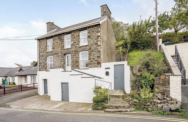 3 bedroom accommodation in New Quay