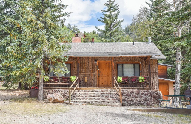 3 bedroom accommodation in Red River