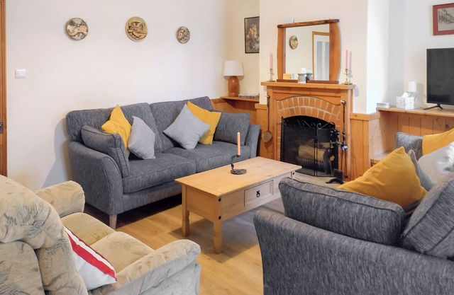 3 bedroom accommodation in Chickerell, near Weymouth