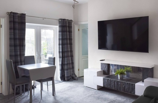 3 bedroom accommodation in Girvan