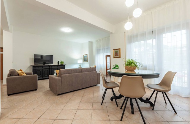 3-bedroom apartment in awesome Lido di Ostia with AC, WiFi