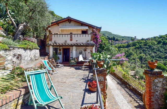 3 bedroom awesome home in Camaiore