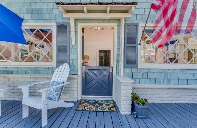 ☀️3 Bedroom Beach cottage on Balboa Island. 1 block to sand ⛱️