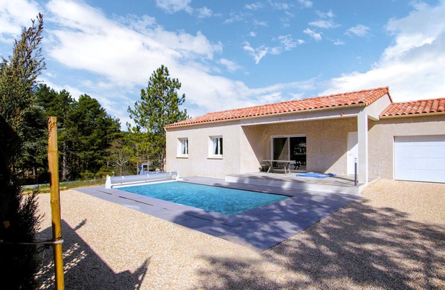 3 bedroom beautiful home in Salavas