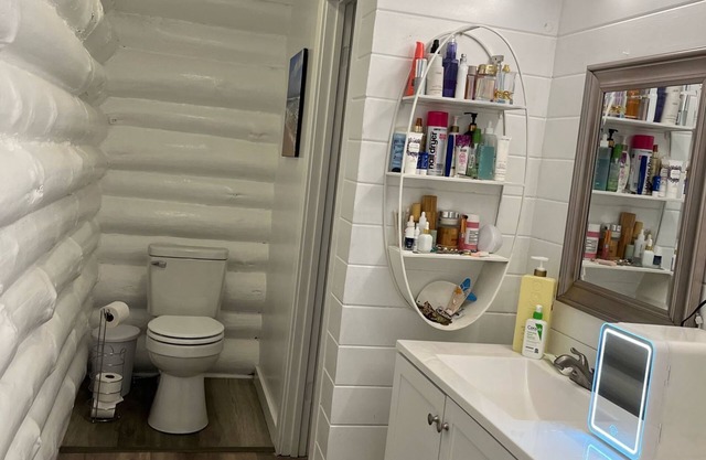 3-bedroom cabin in enchanting Lillian with WiFi, AC