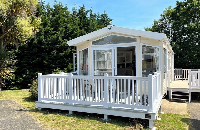 3 Bedroom Caravan LG34, Shanklin, Isle of Wight, Dog Friendly