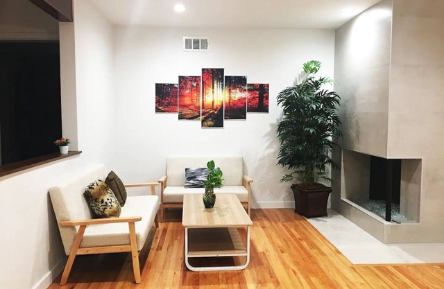 3-bedroom house in marvelous Westminster with AC. Great for families