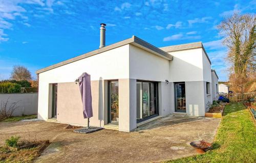 3 Bedroom Nice Home In Amfreville