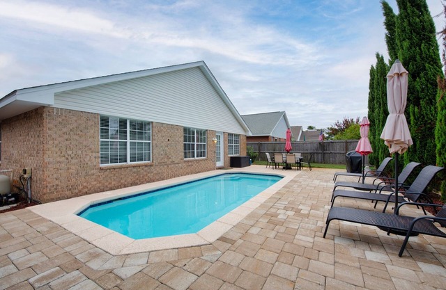 3 Bedroom PRIVATE POOL - GOLF CART INCLUDED - 5 MIN WALK TO PRIVATE BEACH ACCESS