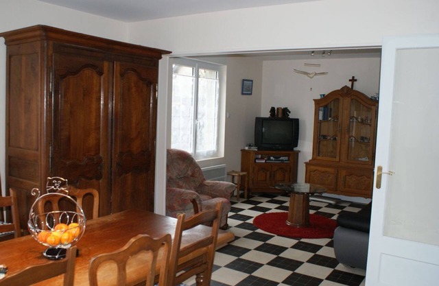 3 Bedroom Private vacation home in Ver-sur-Mer