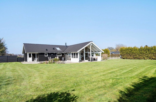 3 bedroom stunning home in Stege