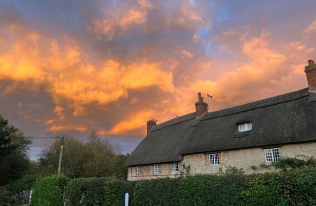 3-Bedroom Swan Cottage, Canal View, Parking,Oxford