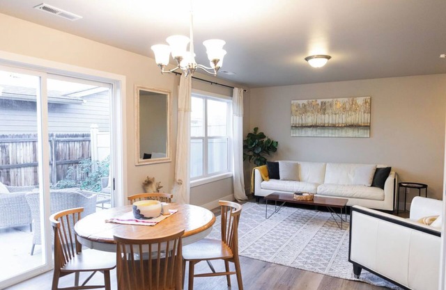 3-bedroom townhome with patio and attached 2car garage, close to hospitals