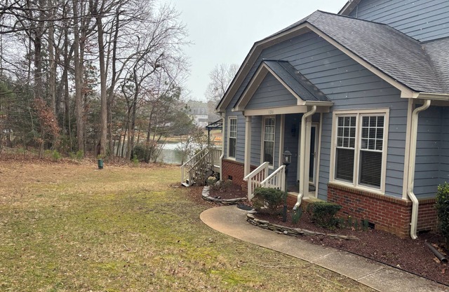 3-bedroom, very quiet townhome in amazing North Raleigh walkable neighborhood