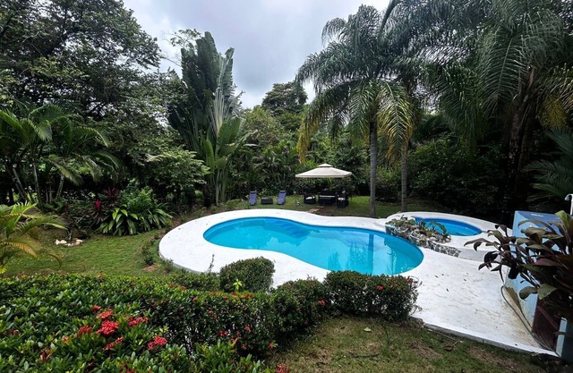 3-bedroom villa in enchanting Montezuma with AC, and WiFi. Big Tropical Pool