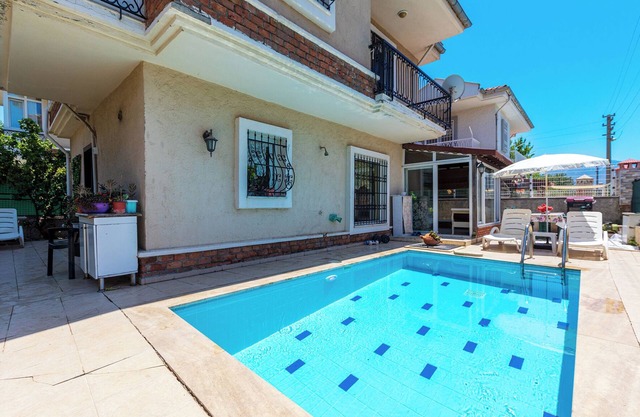 3 Bedroom Villa with Private Pool walking distance to Calis Beacn