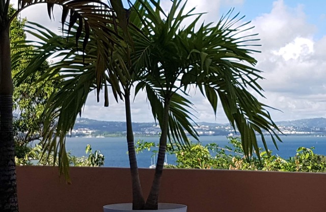 3 bedrooms apartment residence with wooden deck pool and sea view