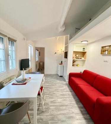 3 Bedrooms with terrace 20 minutes to Paris center